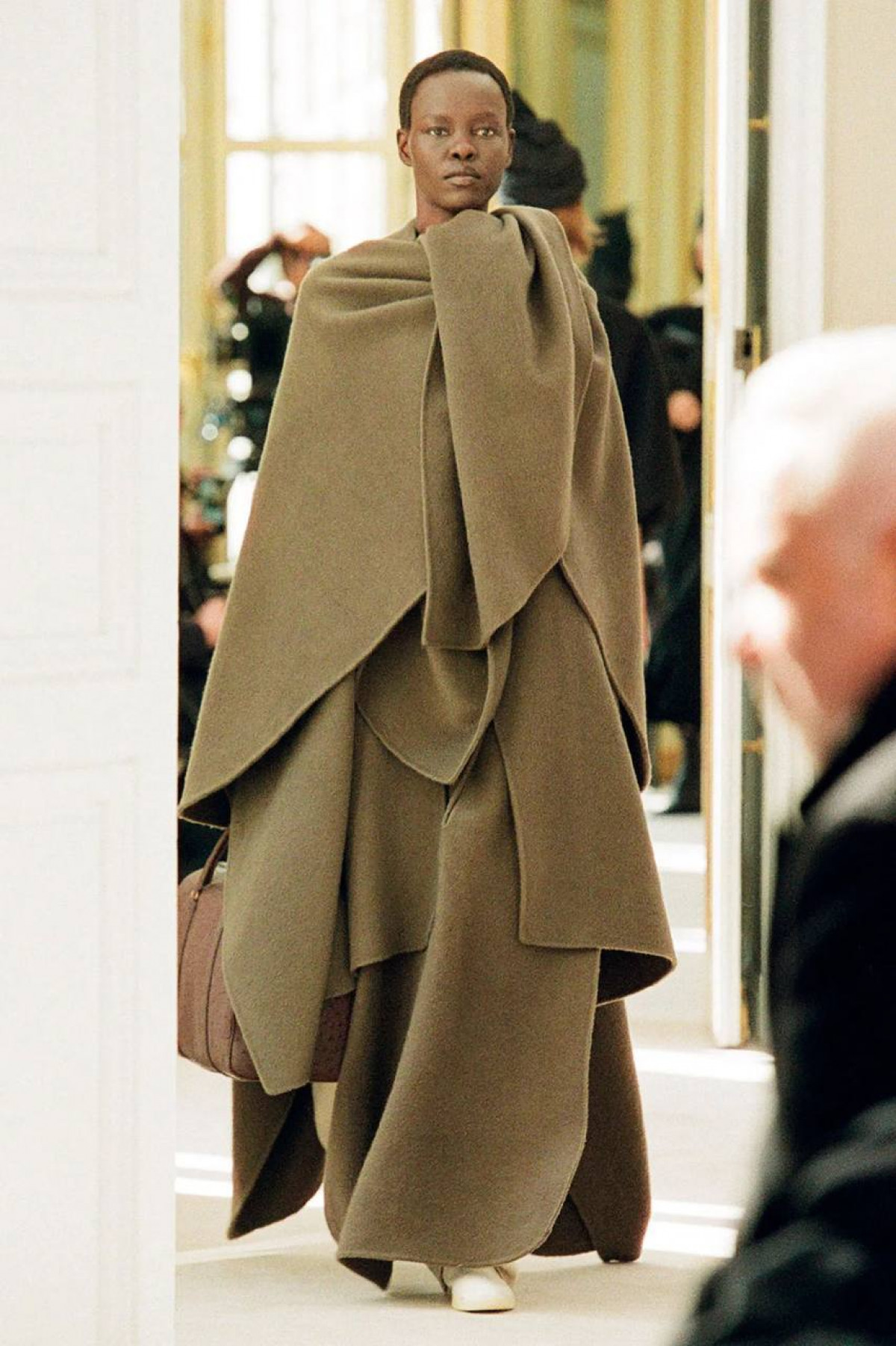 5 найбільш трендових фасонів пальто 2023-2024. А який подобається вам? (фотоприклади)